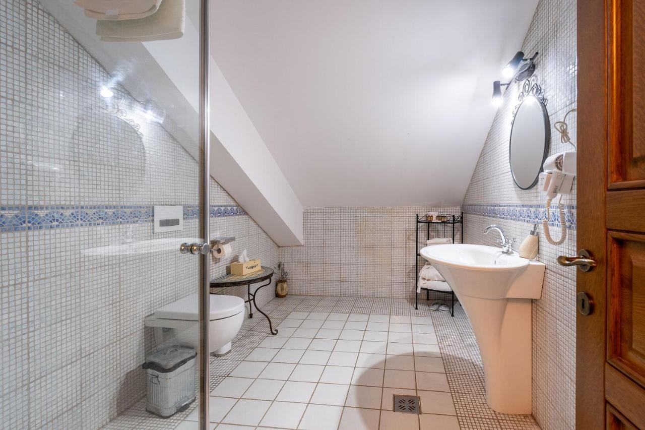 Casa Kraus Hotell Crit Exteriör bild